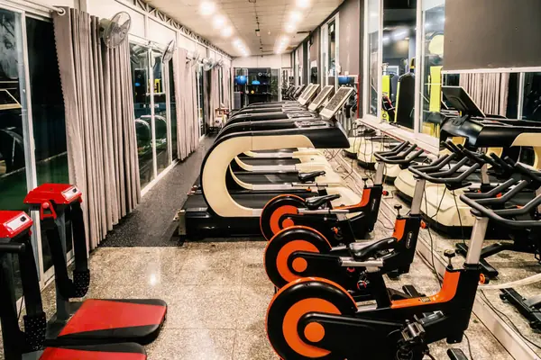 Khu cardio tại phòng tập GymThoy