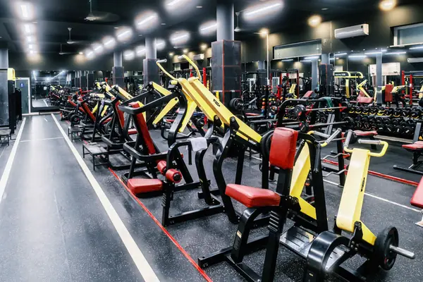 Máy tập hiện đại tại phòng gym GymThoy Nha Trang